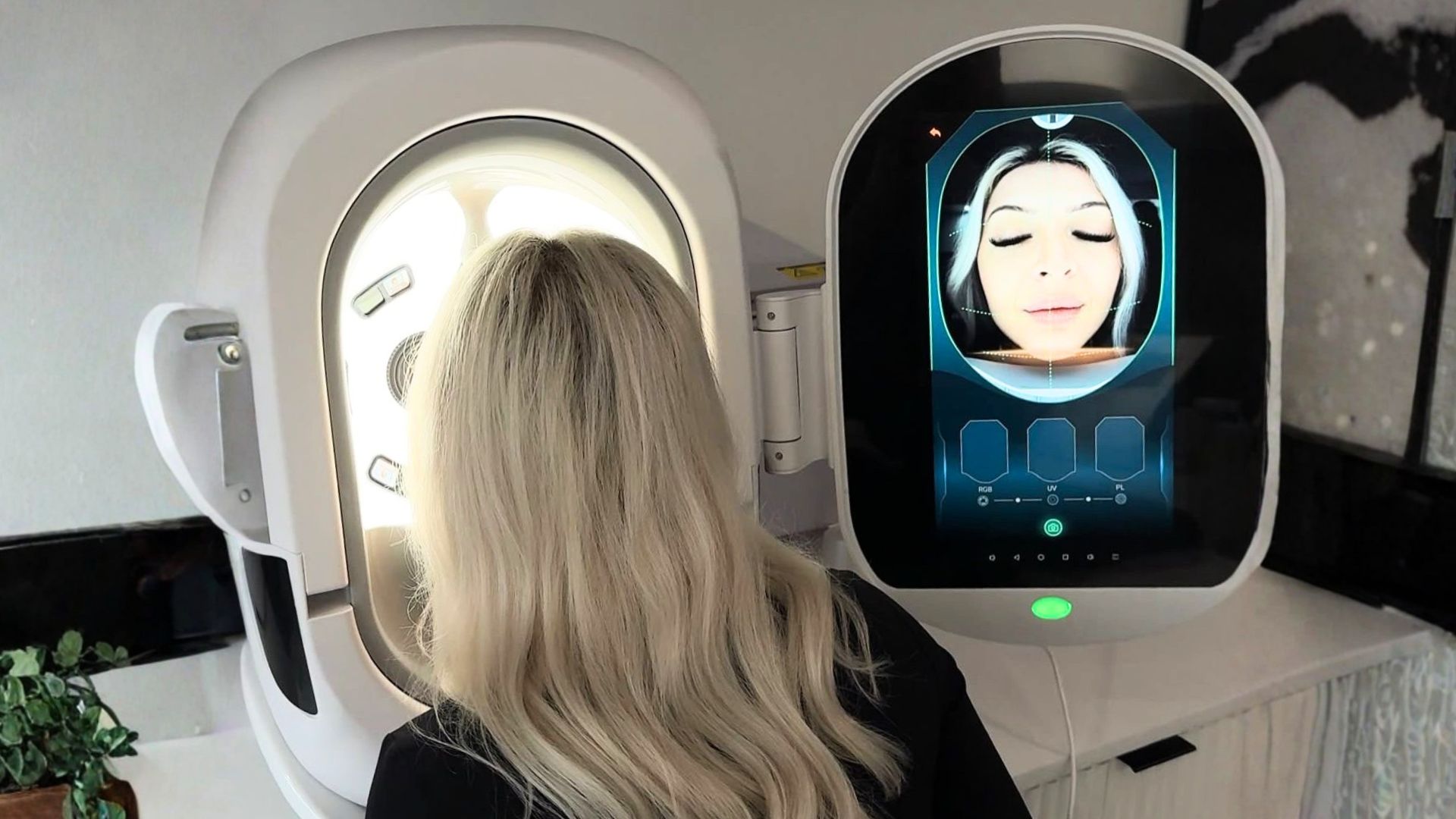 ANALÝZA PLETI POMOCOU ZARIADENIA SKIN ANALYSER (35 min)